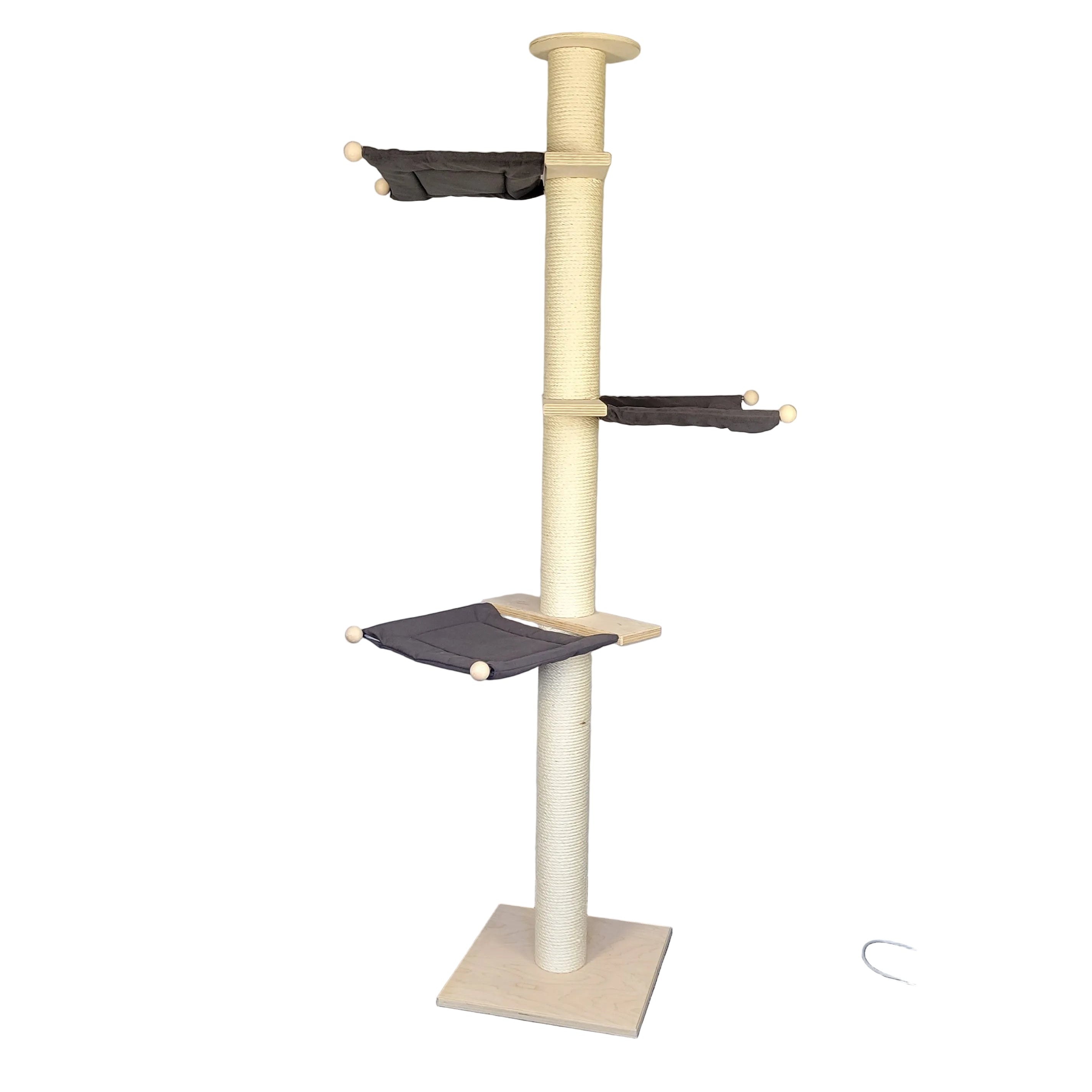 Der Deckenkratzbaum Jacky O. von PetFun